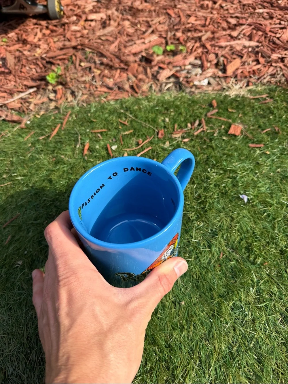 RAINFOREST CAFE Blue Mug with Parrot Graphic